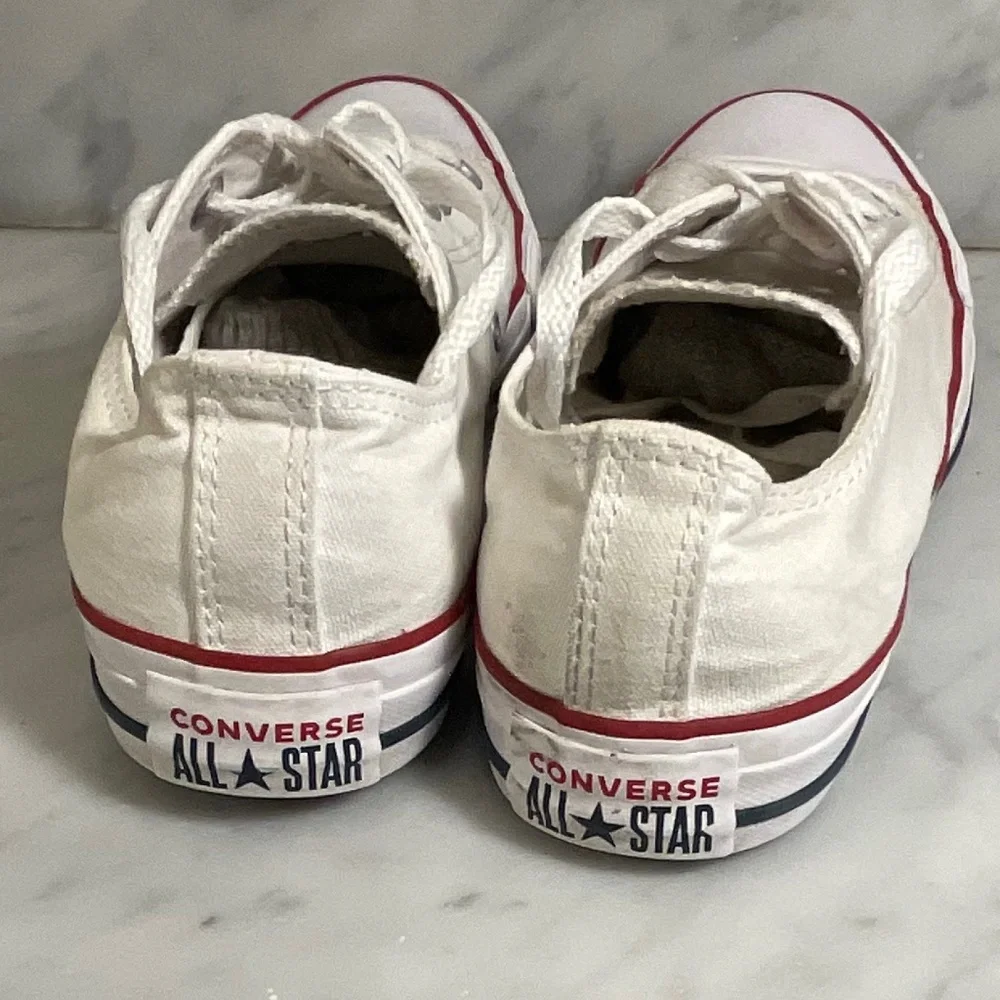 Converse White Chuck Taylor All-Star Sneakers Mens 5/Women’s 7